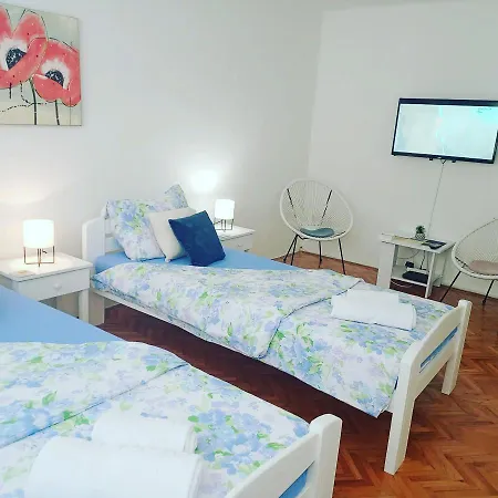 Apartment Sweet Dreams *