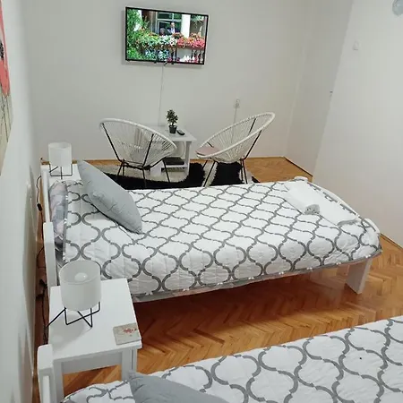Apartment Sweet Dreams *